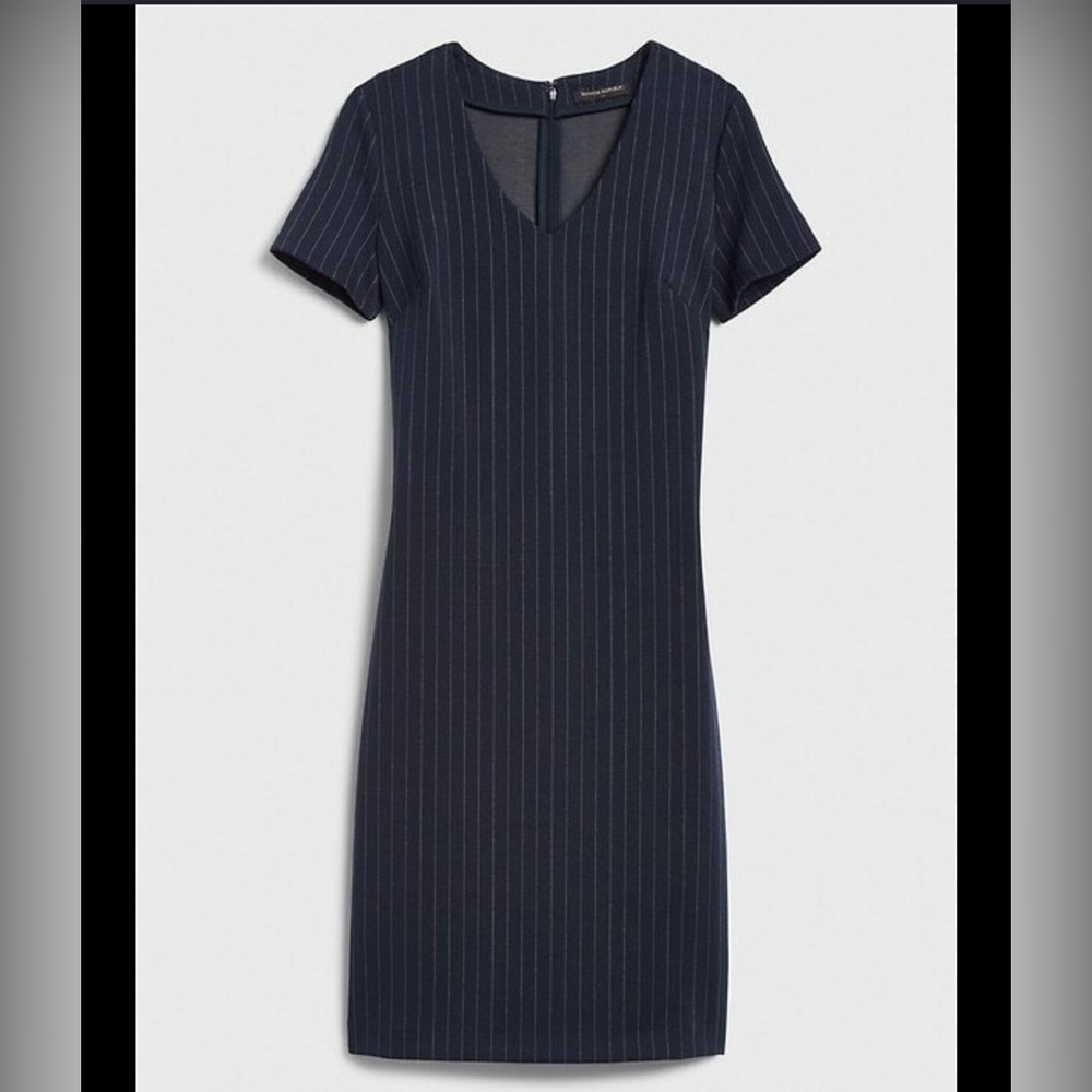 Banana Republic Navy Pinstripe V-Neck Sheath Dress. size 4